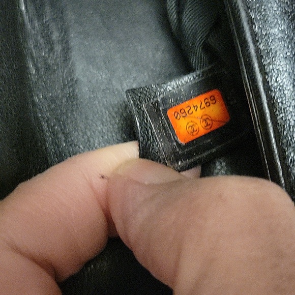 CHANEL choco bar baguette black leather shoulder bag - Picture 8 of 17